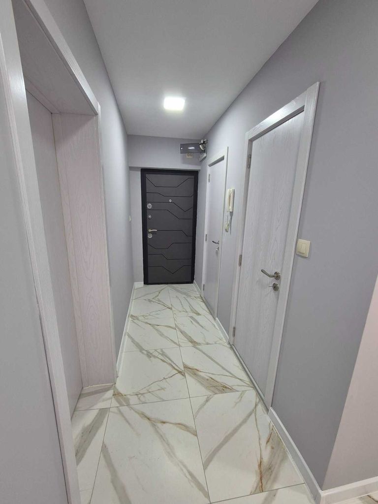 Дава се под наем Четиристаен апартамент в Ловеч, Вароша - 94 кв.м за 106000 € - Снимка #17