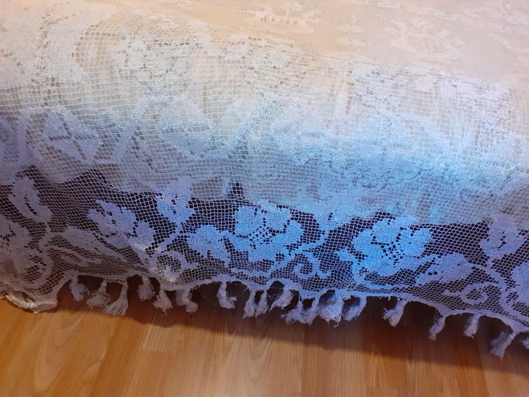 Покривка за  легло  ръчно  плетена.. Битови етно вещи  нашита