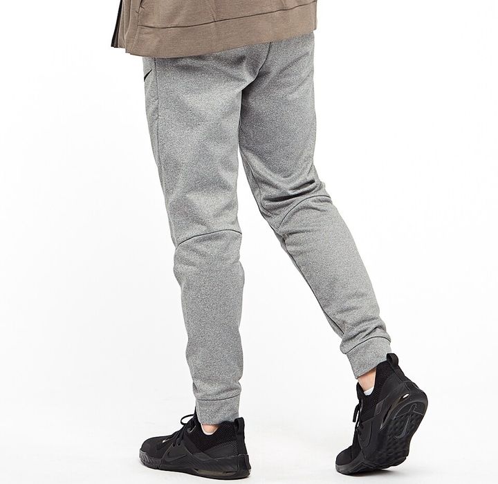 Nike Therma Pant Taper - Carbon Heather/Black долнище мъжко оригинален
