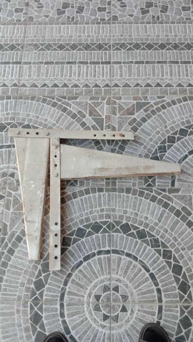 Кондиционер учун кронштейн сотилади