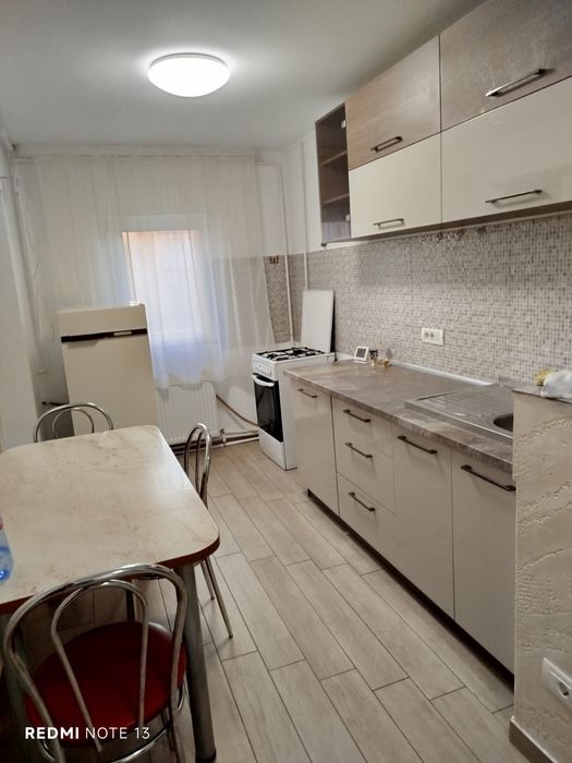 Închiriez apartament central