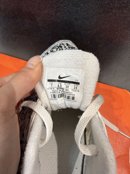 Маратонки nike 38 номер