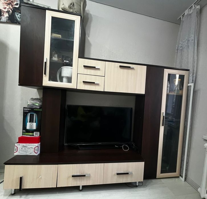 Продаю стенку удобную