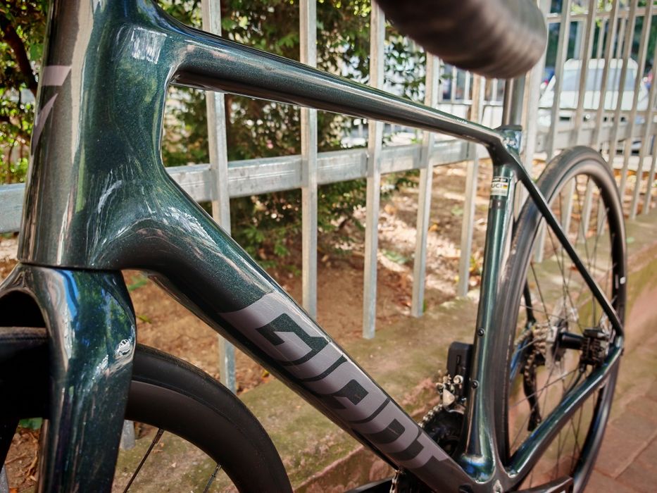 Bicicleta cursiera carbon Giant TCR ADVANCED 105 DI2 12V size M noua