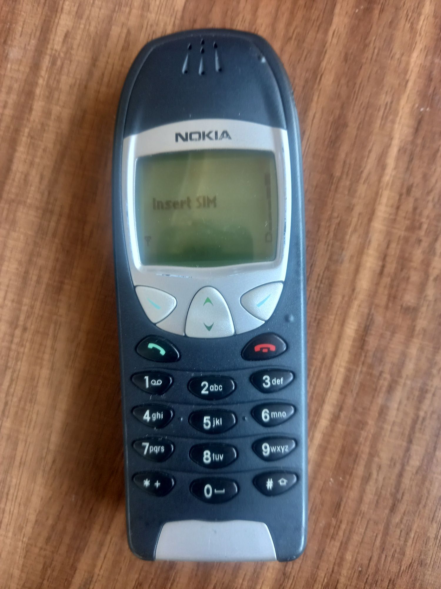 Док станция и Nokia 6210 за Мерцедес