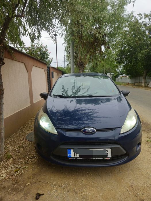 Vând Ford Fiesta