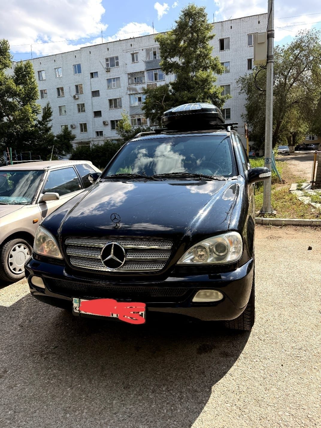 Мерседес мл 350 сатамын жағдайы өте жақсы 2003 жылғы жеті орындық..
