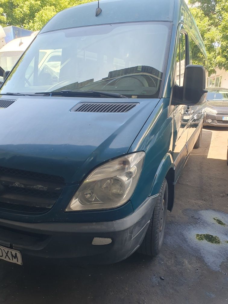 Microbuz Sprinter 318,3.0,16 locuri