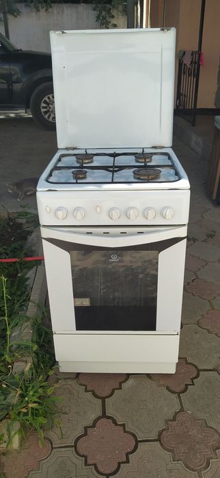 Продам газовую плиту