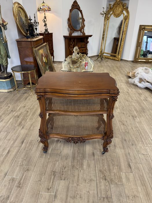 Măsuță vintage din lemn masiv sculptat - stil Louis XV