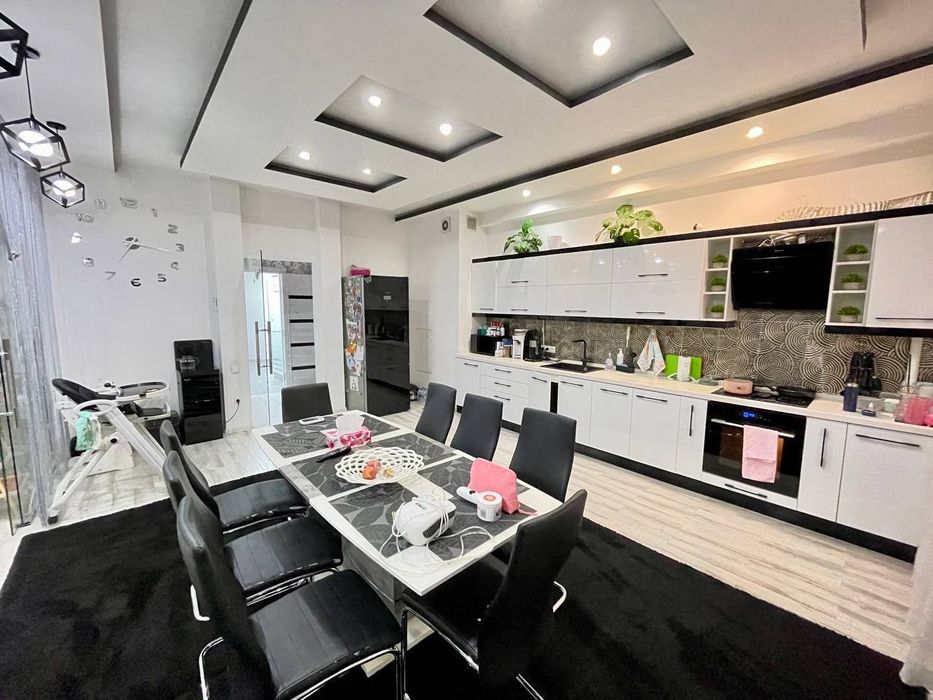 Продается 4х ком квартира в новостройке, ор-р: Ц-5 Пожарка, 196 м²