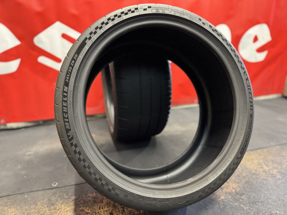 285 30 20, Полуслик, Michelin PilotSportCup2, 2 броя