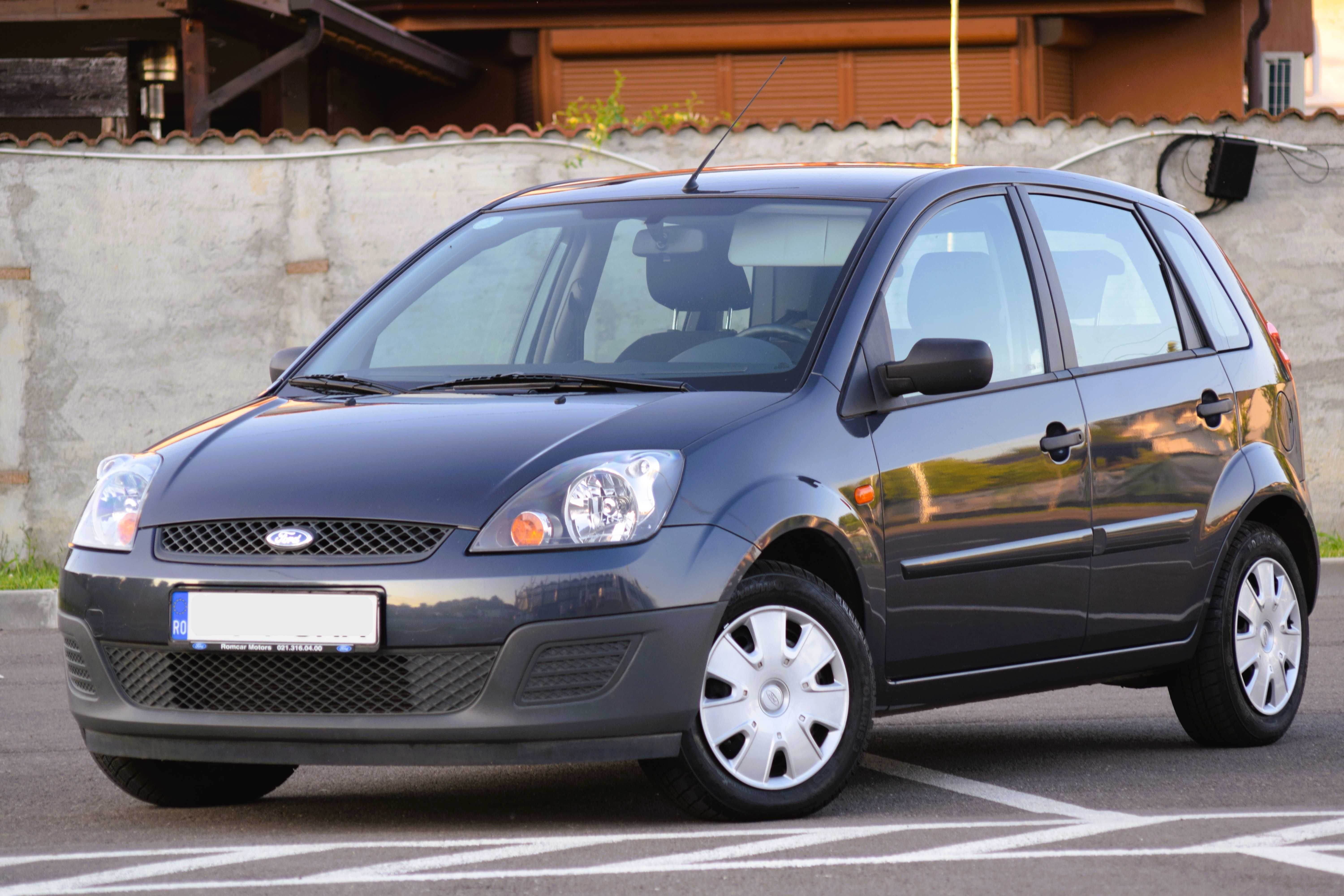 Ford Fiesta doar 17.000 km, tinuta numai in garaj , stare ca noua !