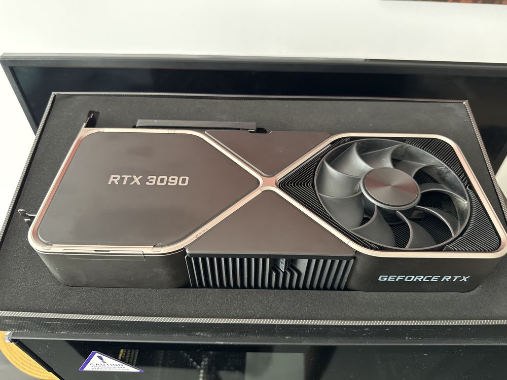 Nvidia RTX 3090 Founders Edition