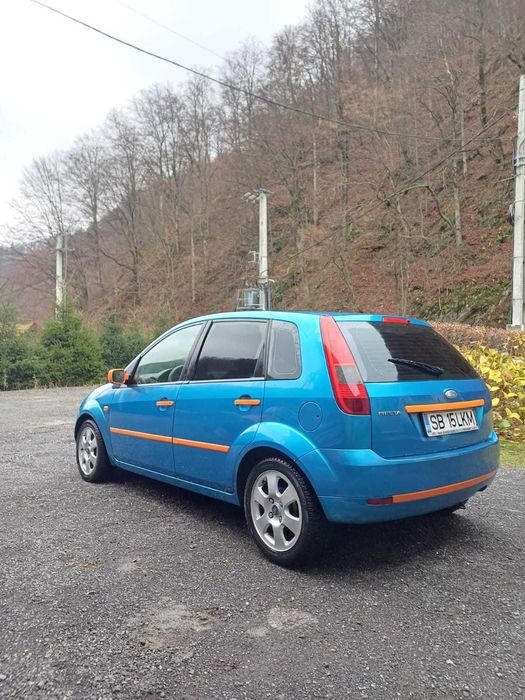 Vand Ford focus 1.3 benzina