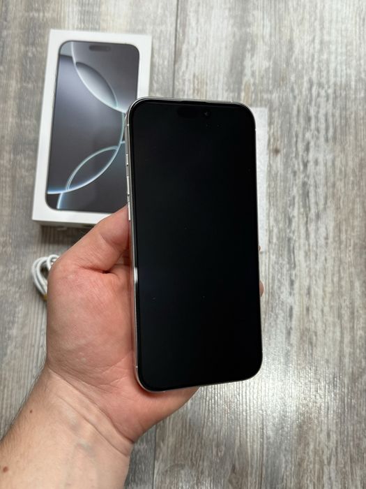 Iphone 16 Pro Max 256 GB - 100 % Battery White