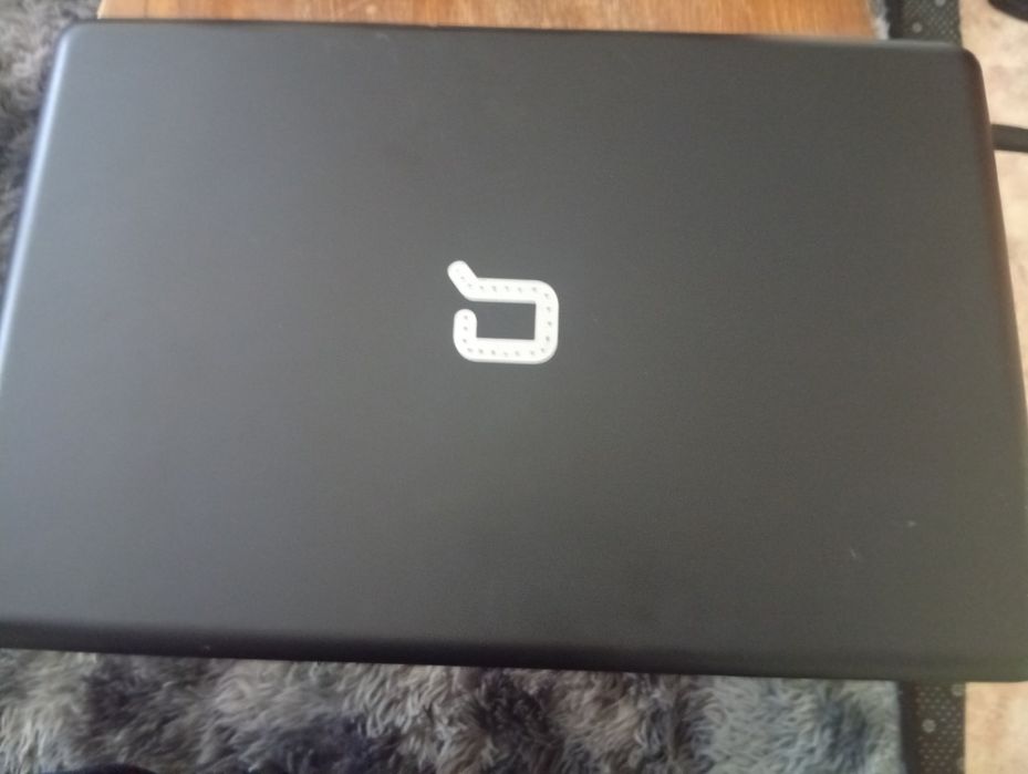 Продам ноутбук compag