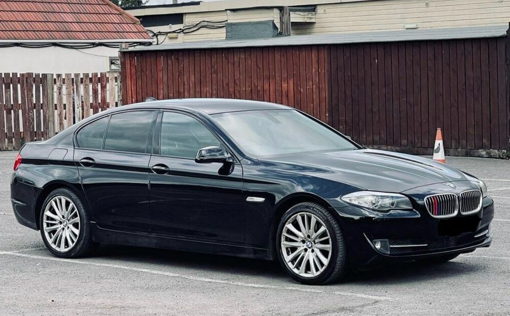 BMW seria 5  F10 Manual volan dreapta