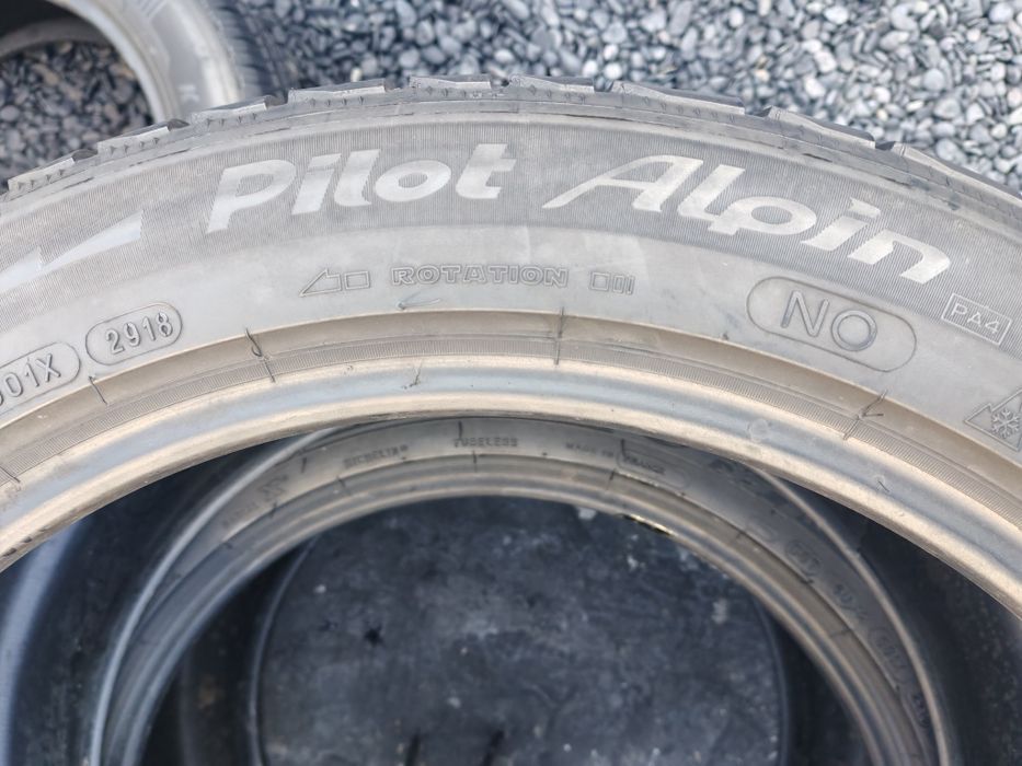 235 40 19,cu 265 40 19, câte 2buc iarna Michelin Pilot Alpin PA4,5mm