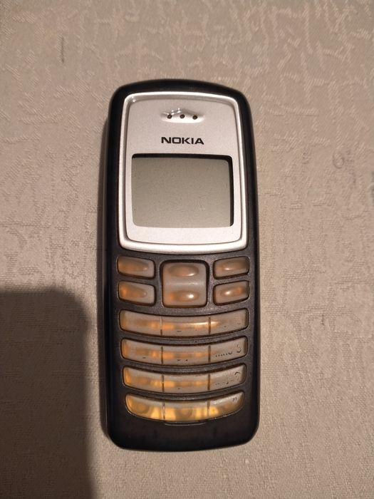 Nokia 2100 .
