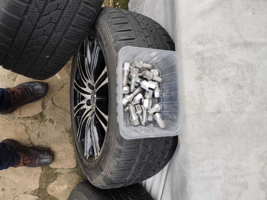 Jante si anvelope de iarna BMW R17 225 /55 101V