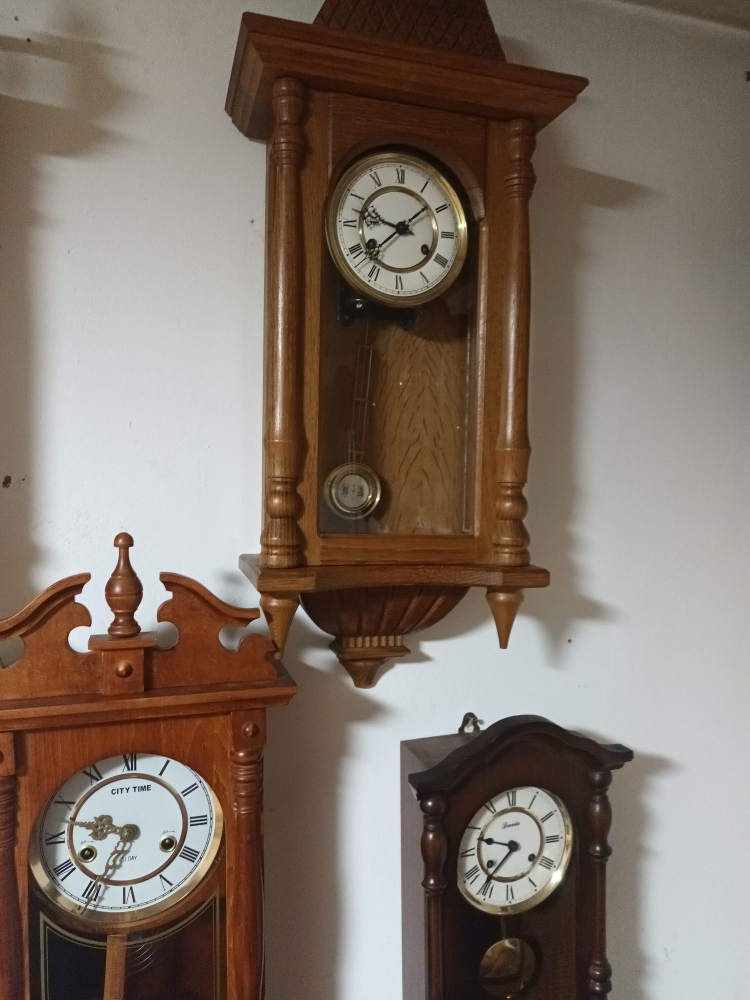 Ceasuri de perete cu pendul mecanice