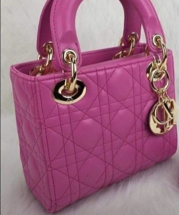 Geanta mini/fuxia/new model, accesorii metalice aurii, saculet, etiche