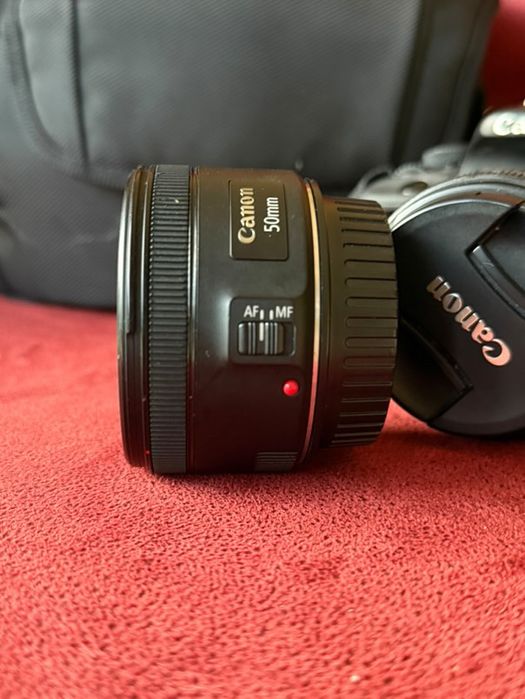 Фотоапарат Canon EOS 100D