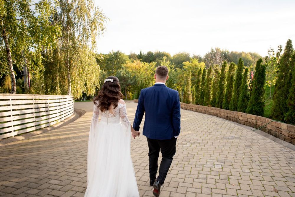 Vând rochie White Lady