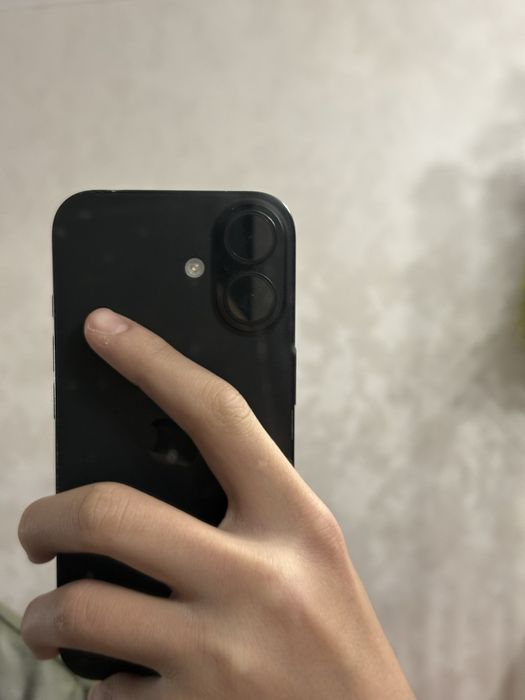Iphone 16 чеоный