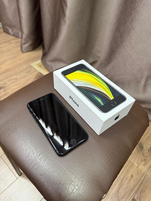 Продам айфон se 2020