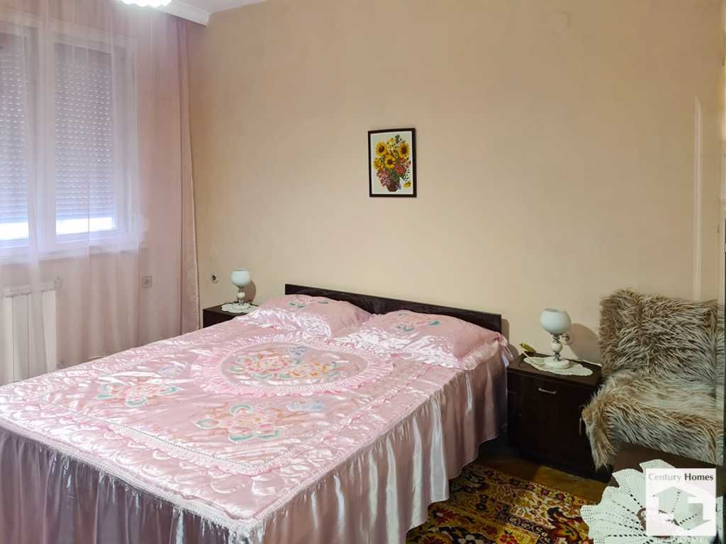 104885 Просторен, апартамент с две спални и таван в кв. Акация