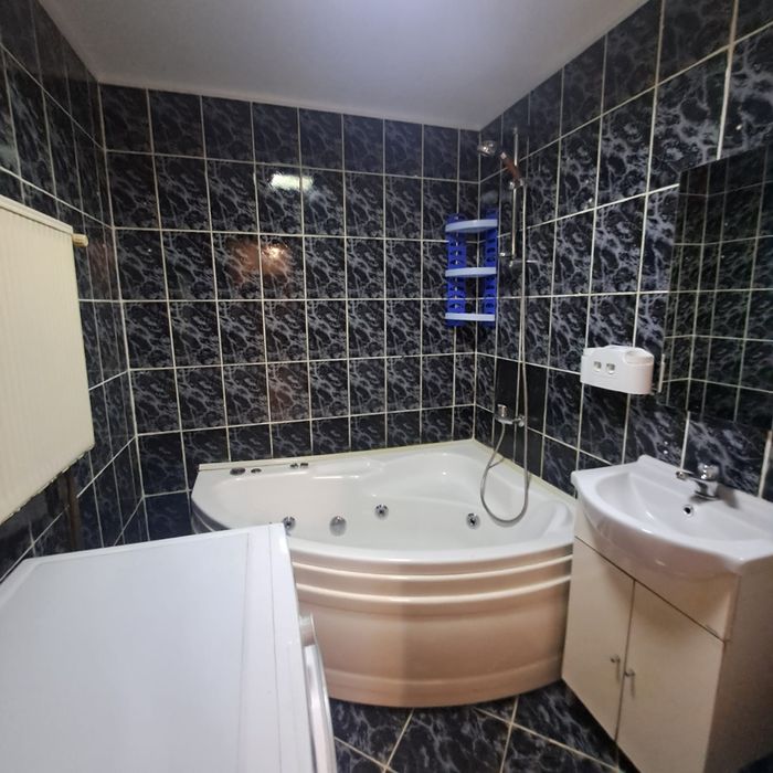 Vand apartament cu 2 camere