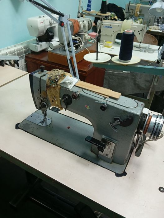 Промышленные швейные машинки. 22 класс
