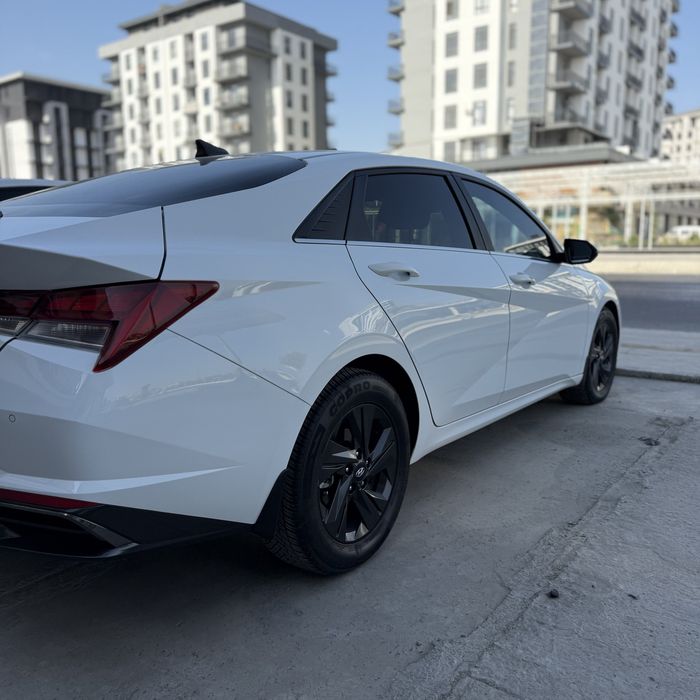 Hyndai Elantra Сотилади