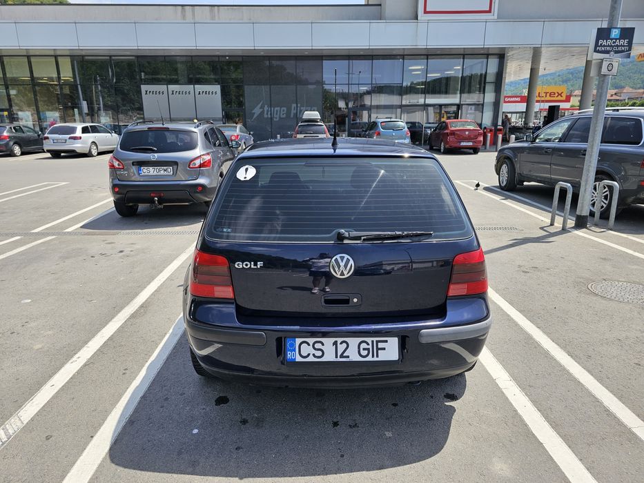 Vând golf 4  an 2000