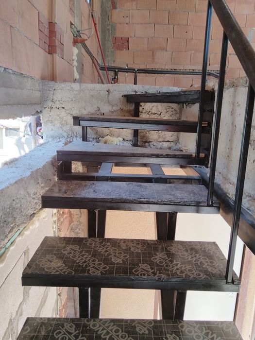 Изработка на метални конструкции и метални изделия железарски услуги