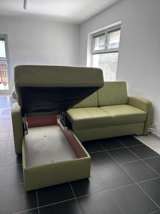 Canapea extensibila, cu spatiu de depozitare