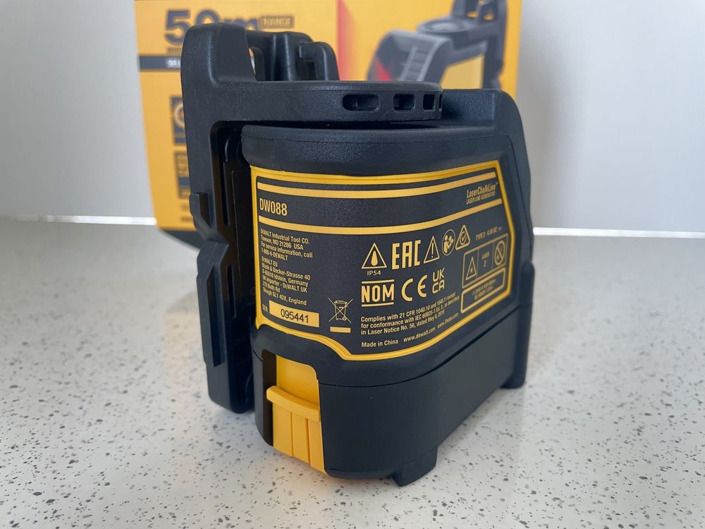 DeWALT DW088K-XJ Nivela Laser cu 2 linii precizie. Original, Nou.