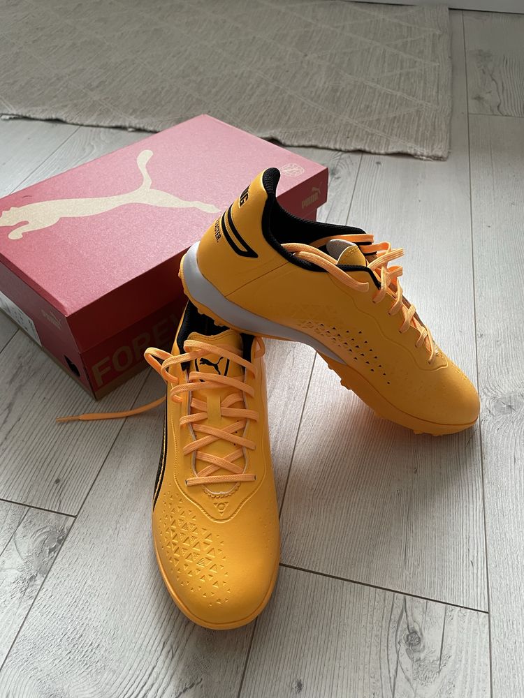 Оригинални футболни стоножки Puma King Match TT 43 номер