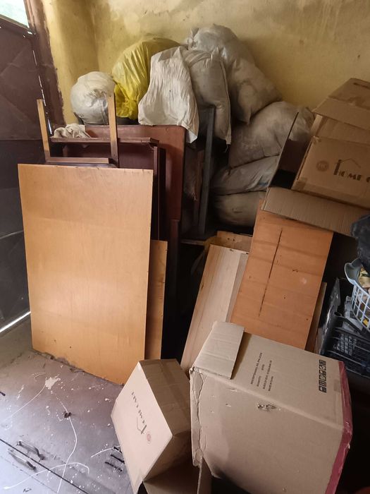 Dau mobilier vechi