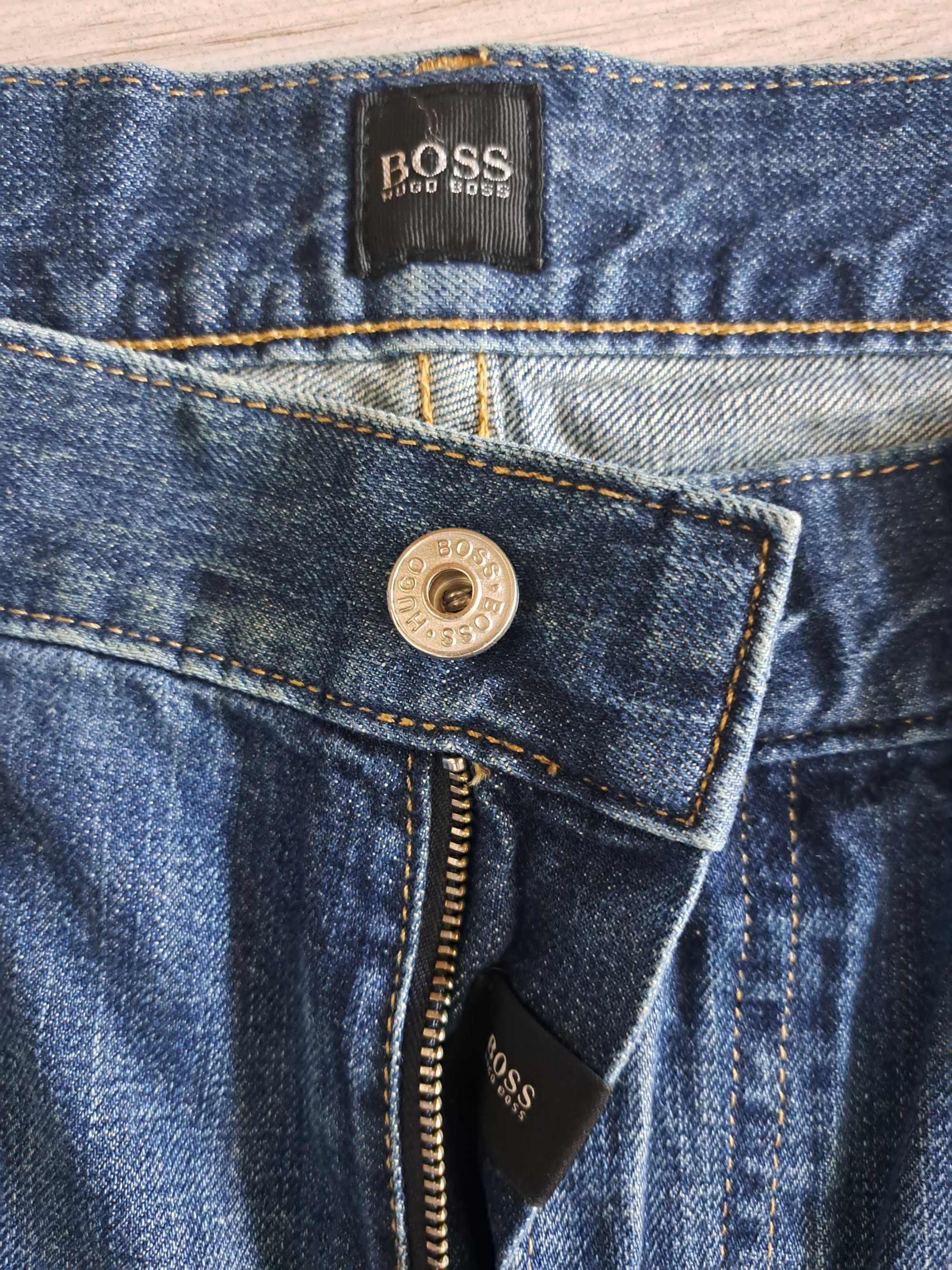 Мъжки дънки Hugo Boss