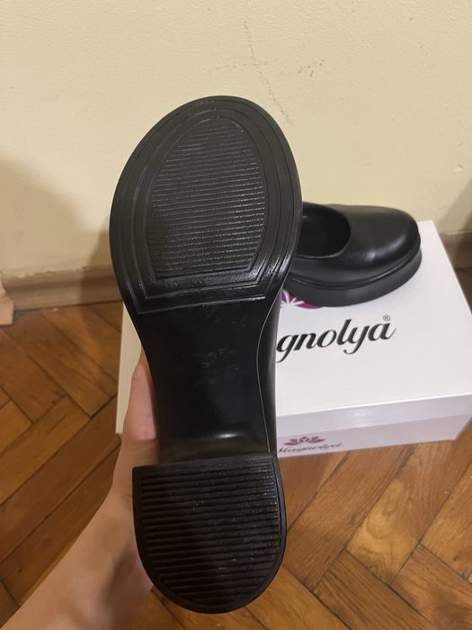 Обувки тип Mary Jane от естесвена кожа с ток