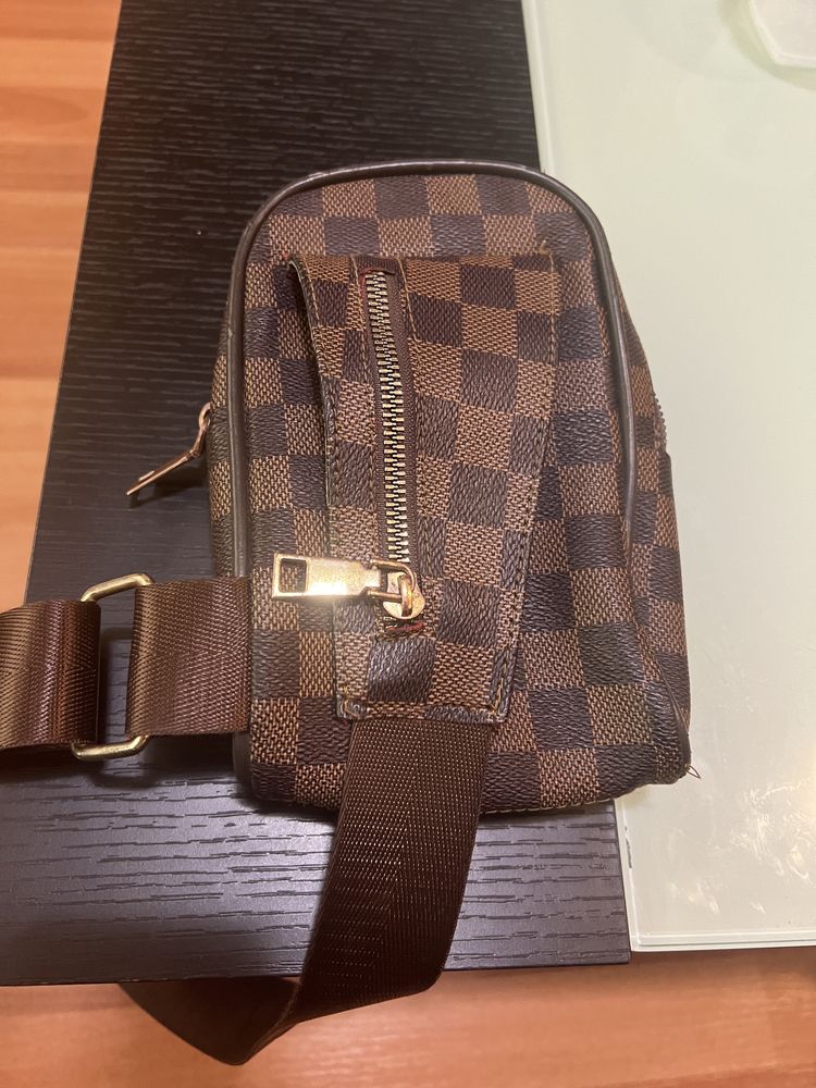 Чантичка Louis vuitton