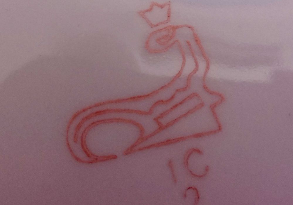 Пълен сервиз за хранене.Руски порцелан.От 12 чинии.