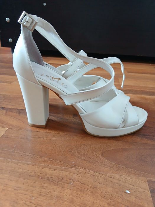 Sandale din piele
