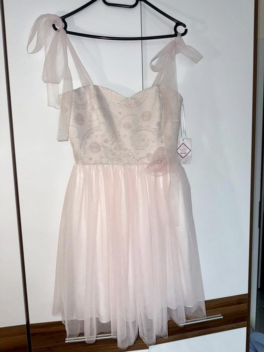 Официална рокля