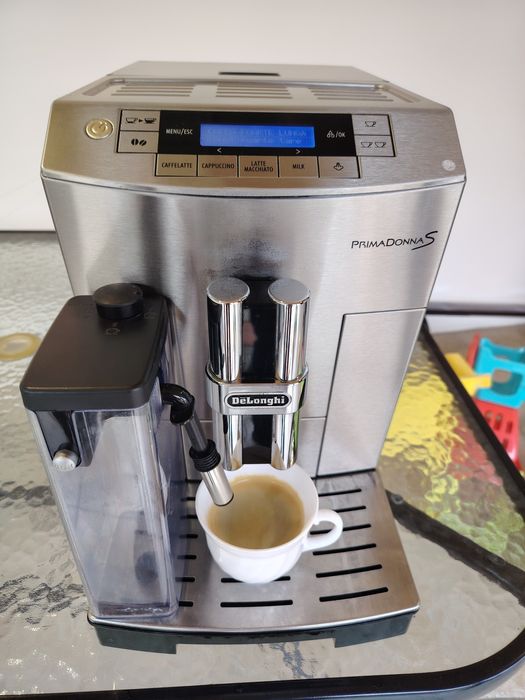 Vând expresor Delonghi PRIMADONNA S