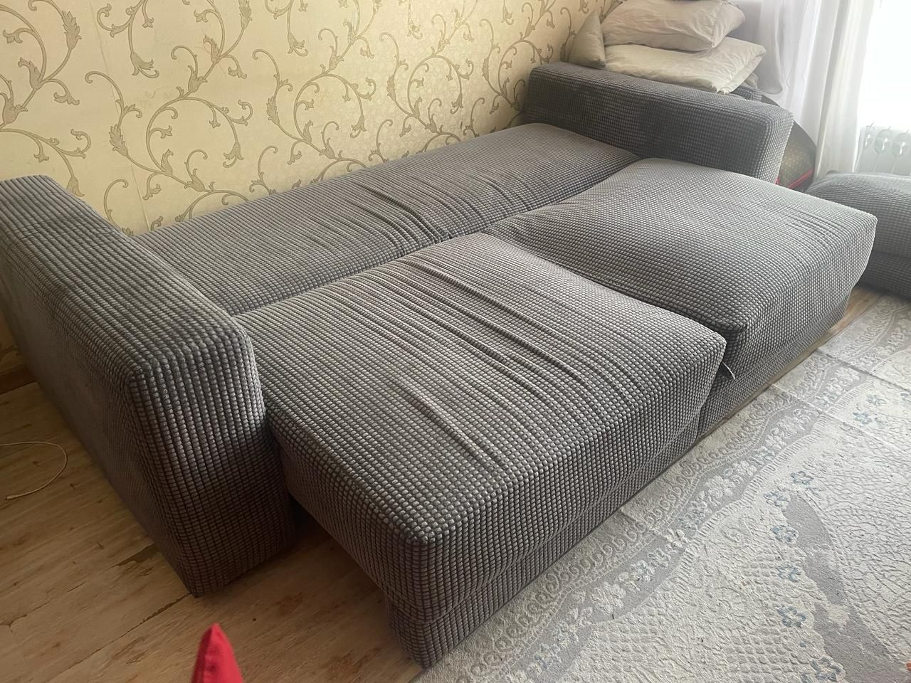 Продам диван раскладной 200000 тенге
