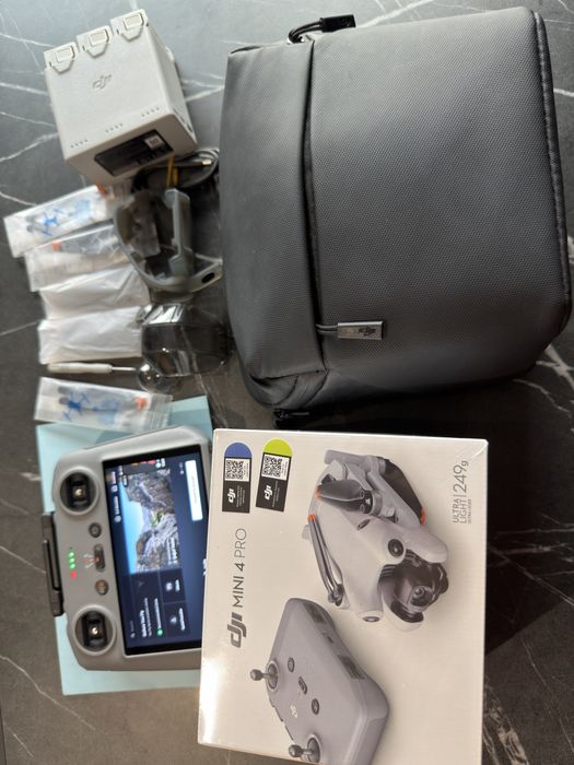 DJI Mini 4 Pro Fly More Combo